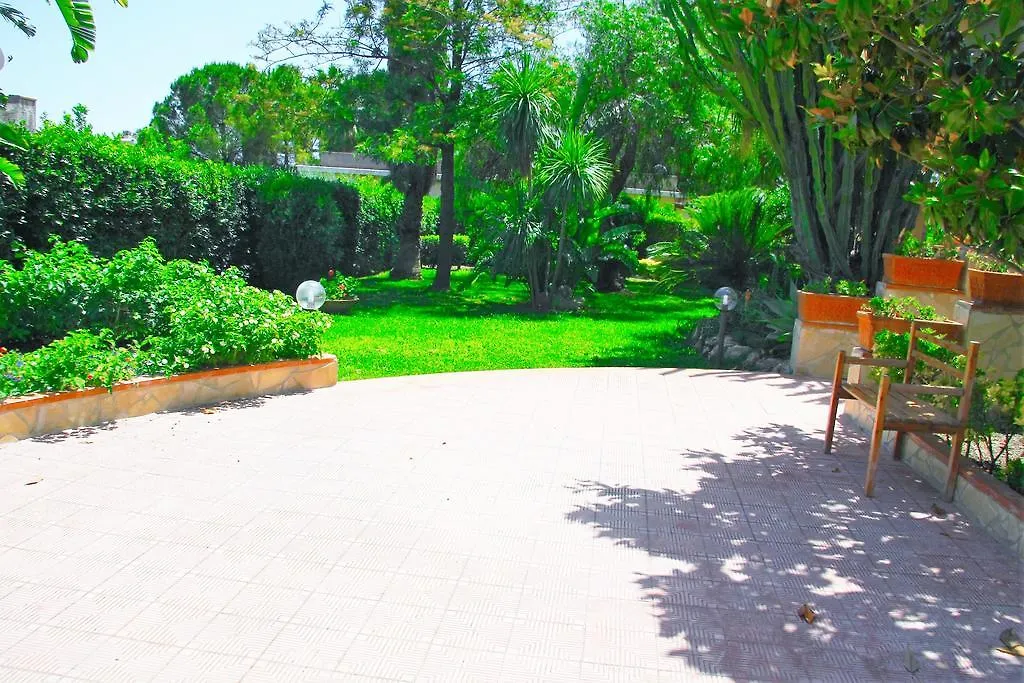 Happy Holiday Villa Syracuse 0*,  Italy